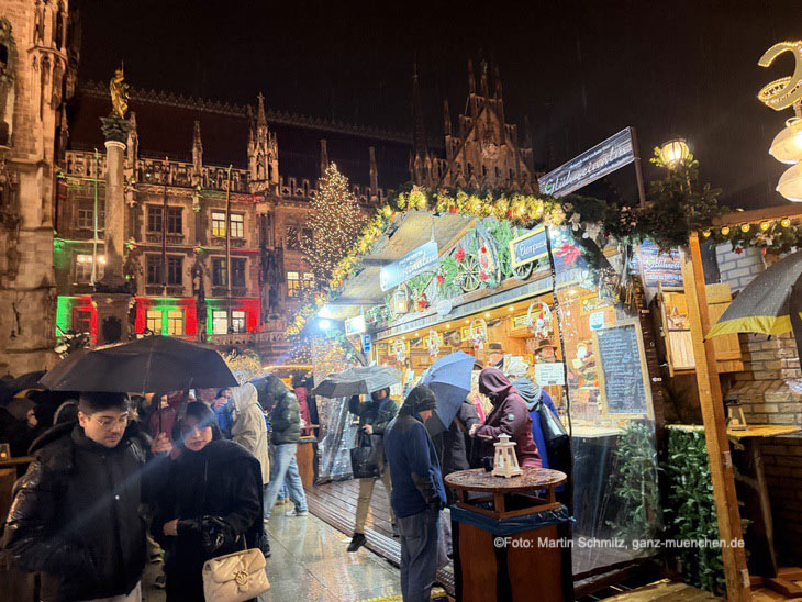 Bio-Glühweinalm Haas 2024 wieder auf dem Marienplatz (©Foto:Martin Schmitz)